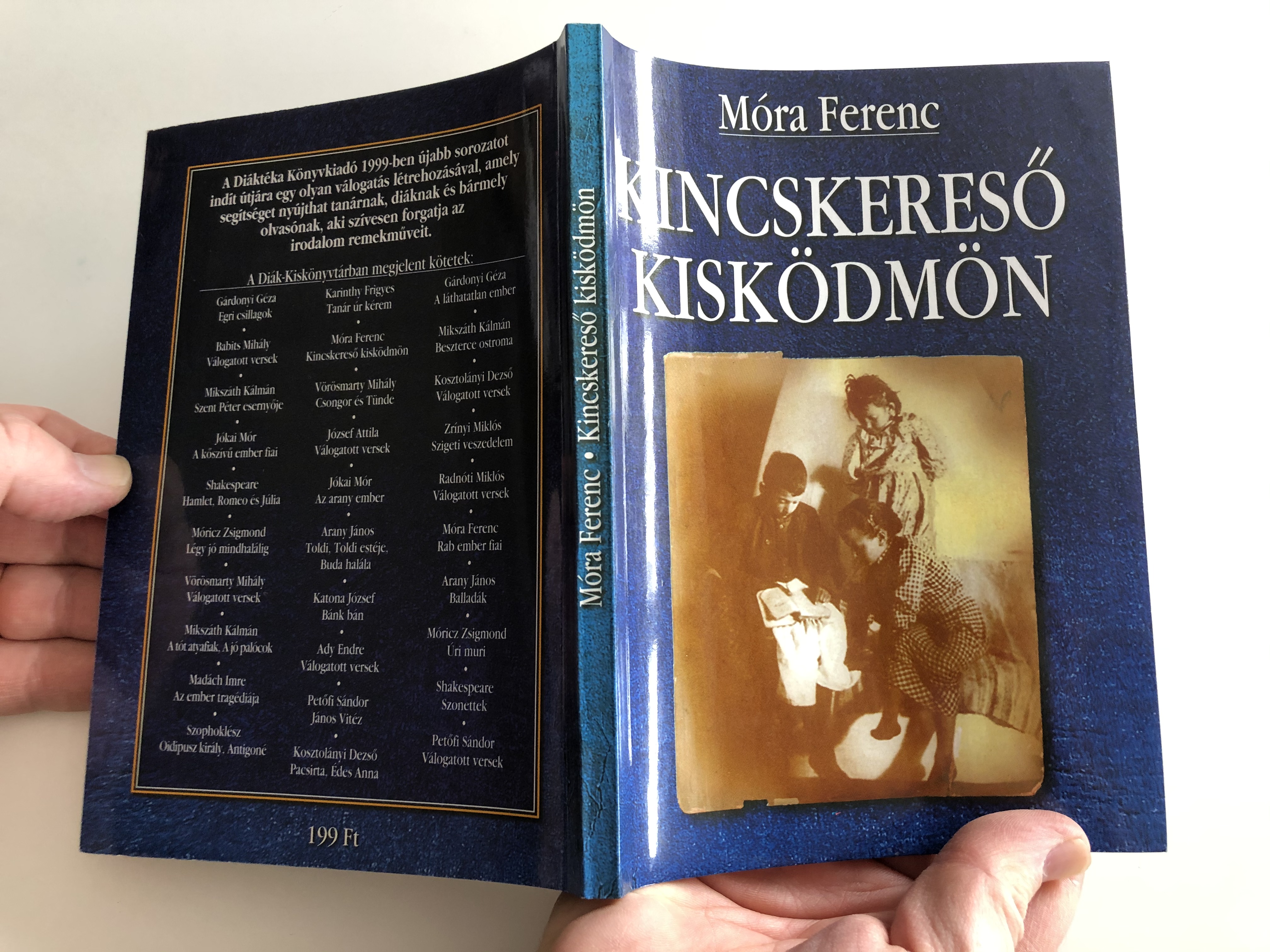 Kincskereső Kisködmön by Móra Ferenc 1.JPG